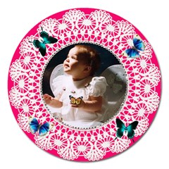Bright Pink nd White doilie magnet 5 inch - Magnet 5  (Round)