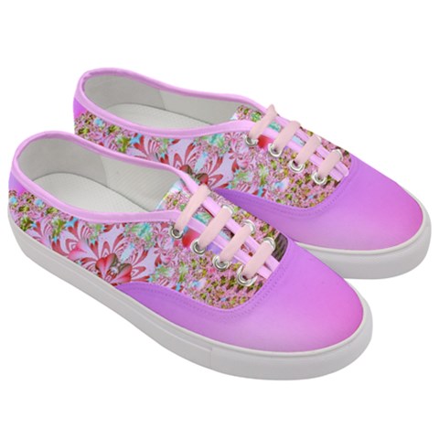 Women s Classic Low Top Sneakers 