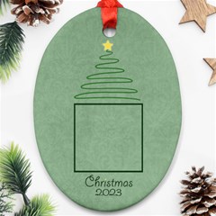 Christmas Oval Ornament Green Damask