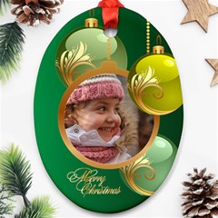 Green Christmas Oval Ornament 2